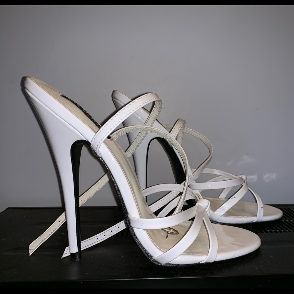 Brand New 6 inch pleaser heels white sz12